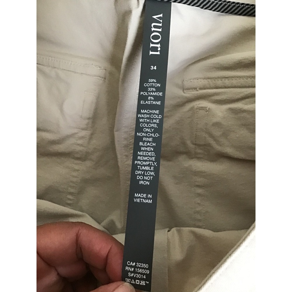 Vuori Men's Oatmeal Classic Woven Shorts Size 34 NWT - Picture 6 of 8